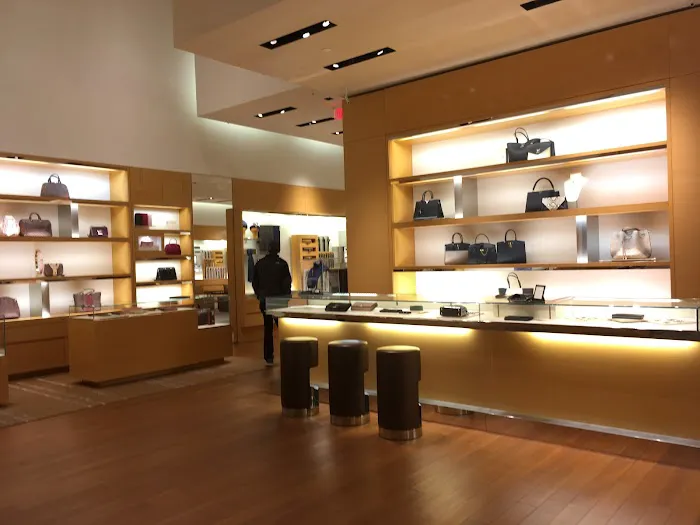 Louis Vuitton Columbus Easton Town Center 7