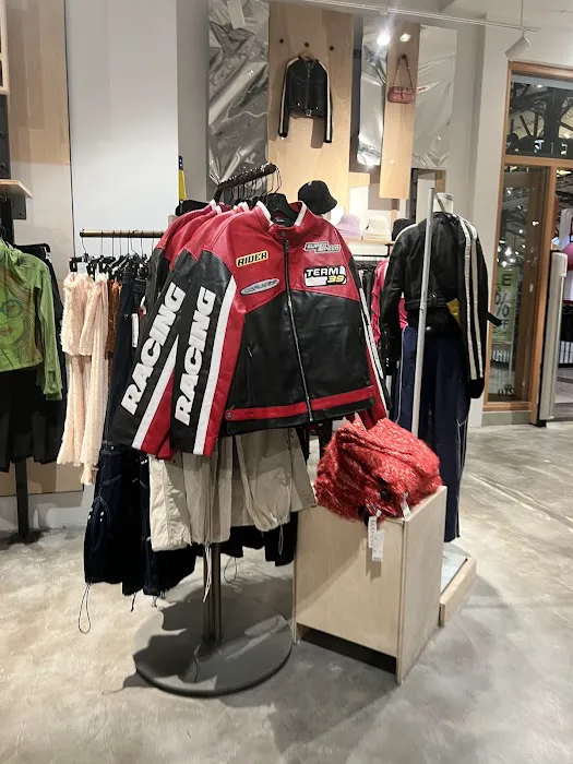 Urban Outfitters 8