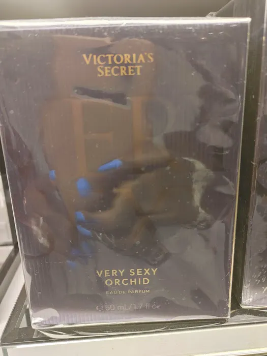 Victoria's Secret & PINK by Victoria's Secret 8