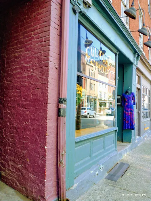 The Gilded Girl Beauty Emporium 5