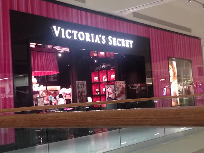 Victoria's Secret & PINK by Victoria's Secret 0