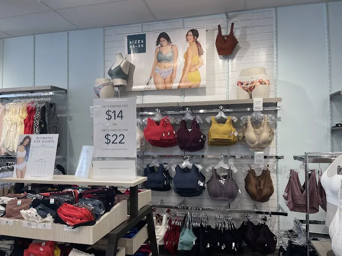 Maurices 9