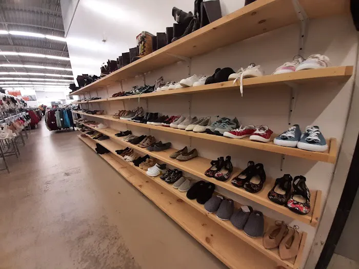 Discount Fashion Warehouse Hilliard 1