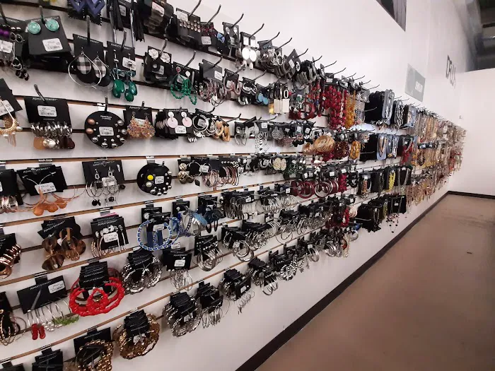 Discount Fashion Warehouse Hilliard 3