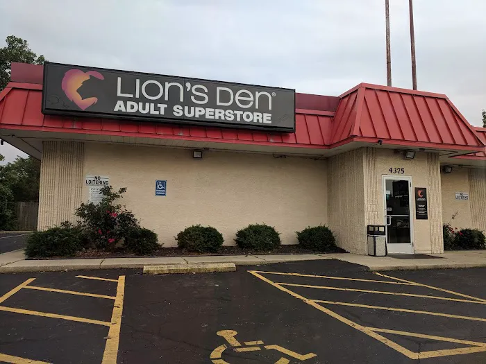 Lion's Den 0