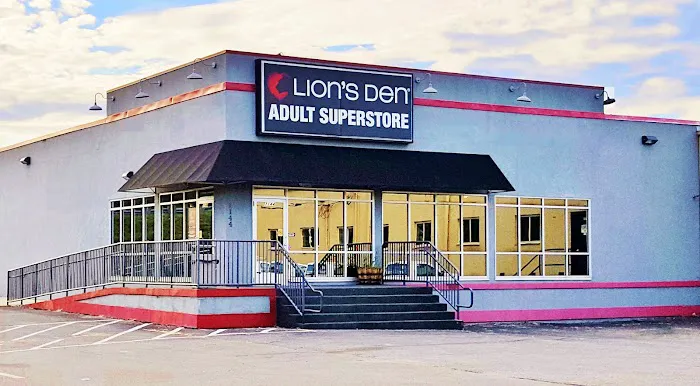 Lion's Den 0