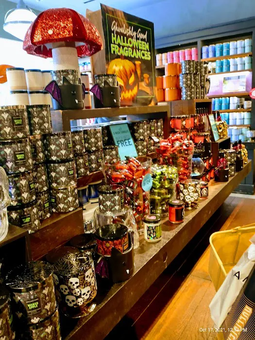 Bath & Body Works 4