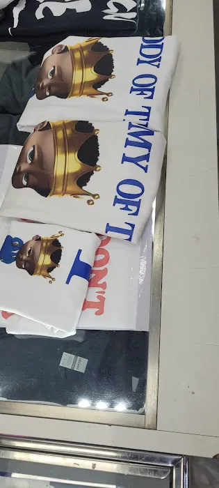 Custom T-shirt and perfumes 7