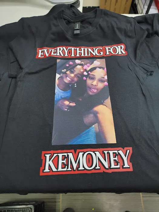 Custom T-shirt and perfumes 8