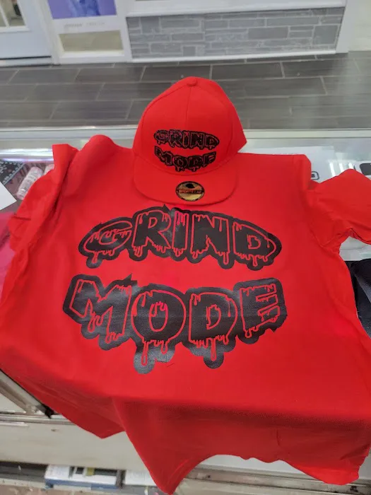 Custom T-shirt and perfumes 9