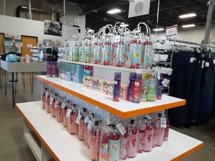 Discount Fashion Warehouse Gahanna 0