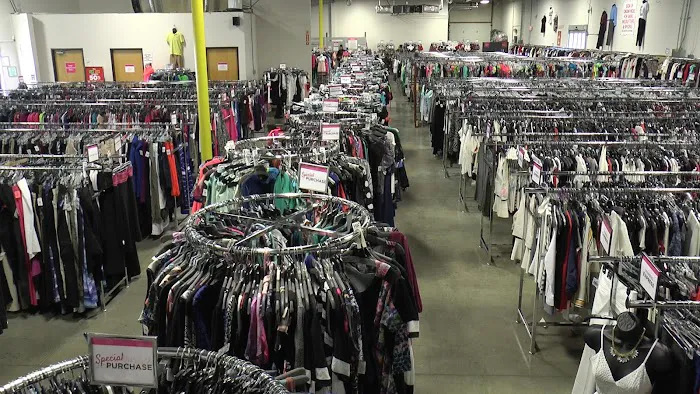 Discount Fashion Warehouse Gahanna 7