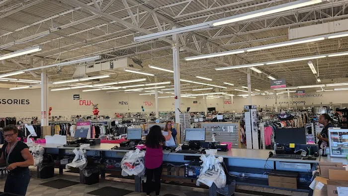 Discount Fashion Warehouse Elyria 2