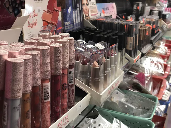 Discount Perfume & Cosmetics 1