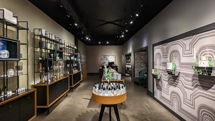 Diptyque Larchmont 4