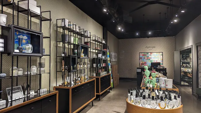 Diptyque Larchmont 6