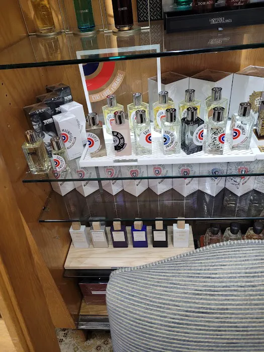 Beverly Hills Perfumery 6