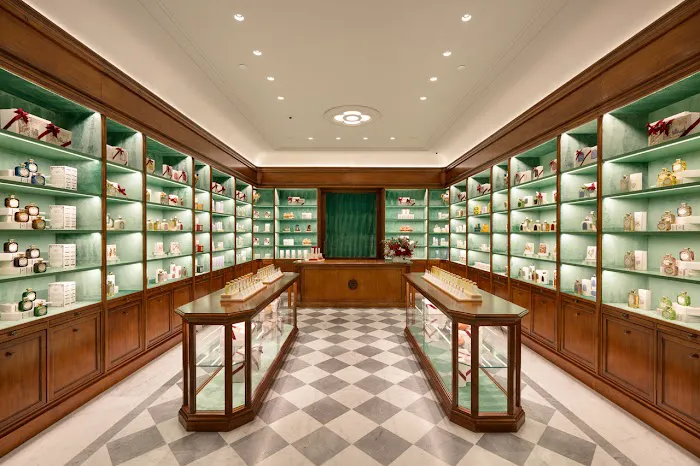 Officina Profumo-Farmaceutica di Santa Maria Novella - South Coast Plaza 2