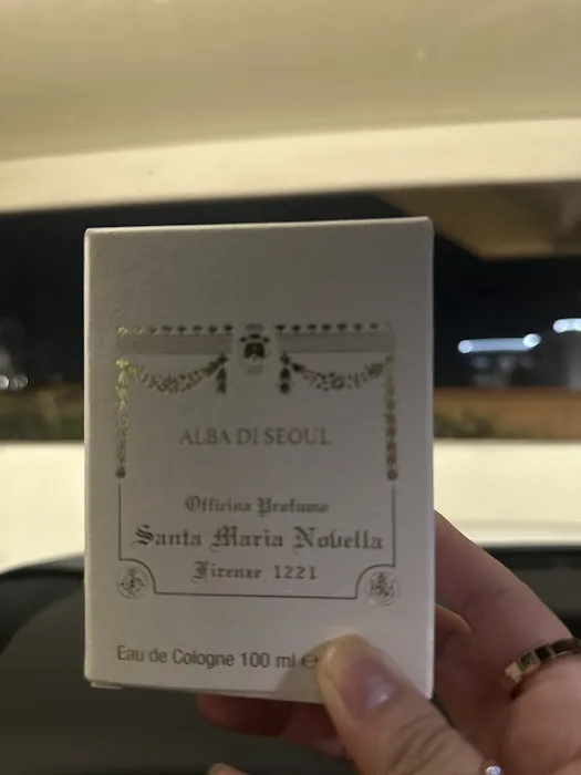 Officina Profumo-Farmaceutica di Santa Maria Novella - South Coast Plaza 4