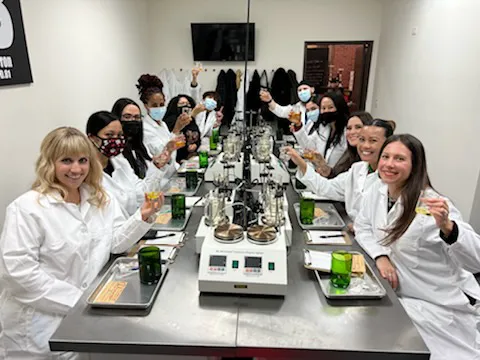 Thee Candle Lab & Perfume Bar 1