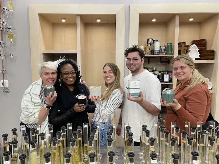 Thee Candle Lab & Perfume Bar 7