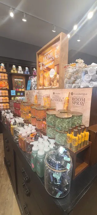 Bath & Body Works 4