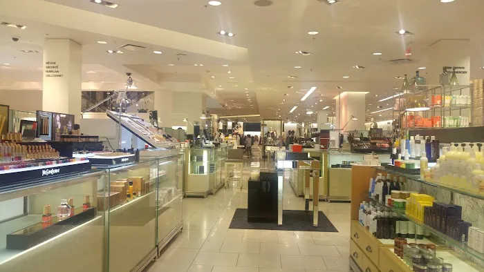 Saks Fifth Avenue 2