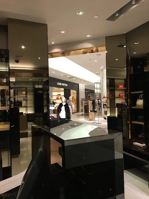 Saks Fifth Avenue 3