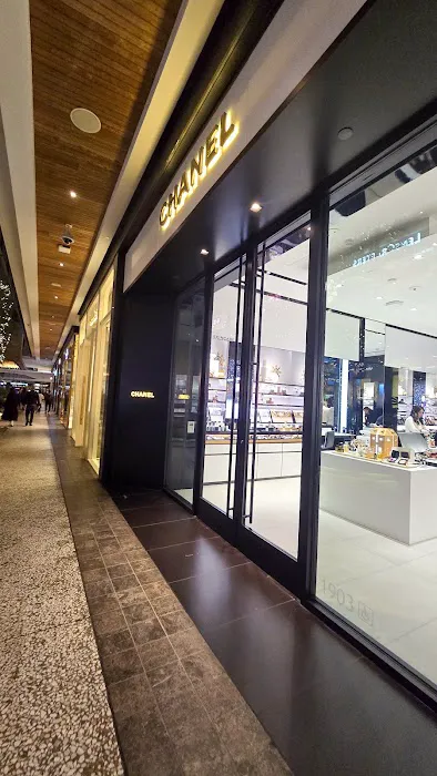 CHANEL FRAGRANCE AND BEAUTY BOUTIQUE 1