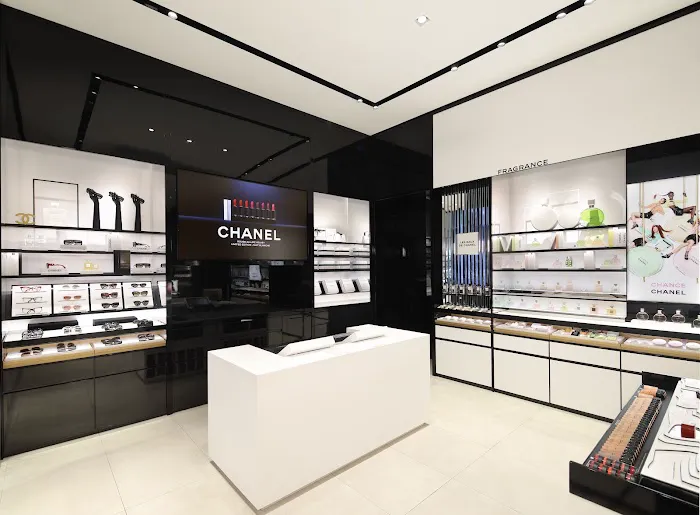 CHANEL FRAGRANCE AND BEAUTY BOUTIQUE 4