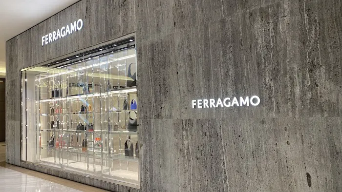 Ferragamo 8