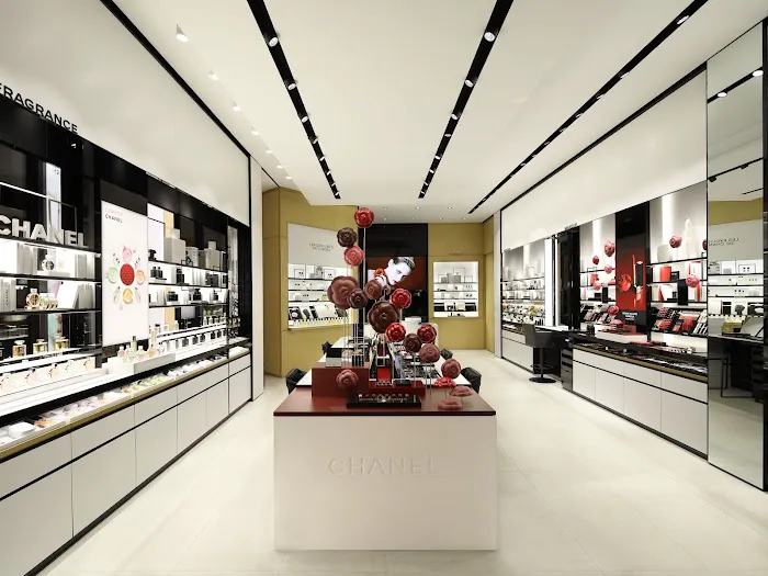 CHANEL FRAGRANCE AND BEAUTY BOUTIQUE 0