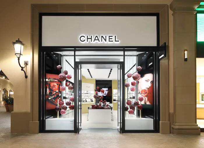 CHANEL FRAGRANCE AND BEAUTY BOUTIQUE 2