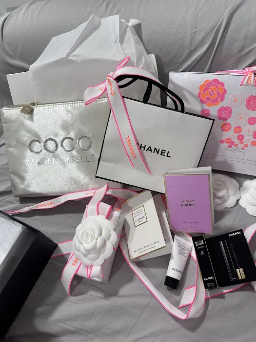 CHANEL FRAGRANCE AND BEAUTY BOUTIQUE 3