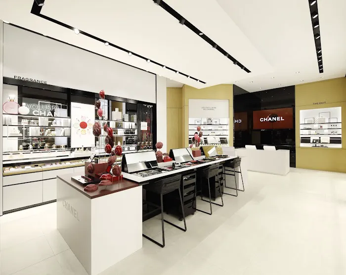 CHANEL FRAGRANCE AND BEAUTY BOUTIQUE 8