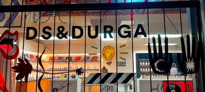 D.S. & DURGA 6