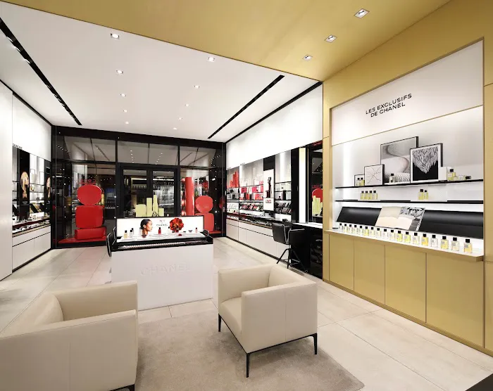 CHANEL FRAGRANCE AND BEAUTY BOUTIQUE 4