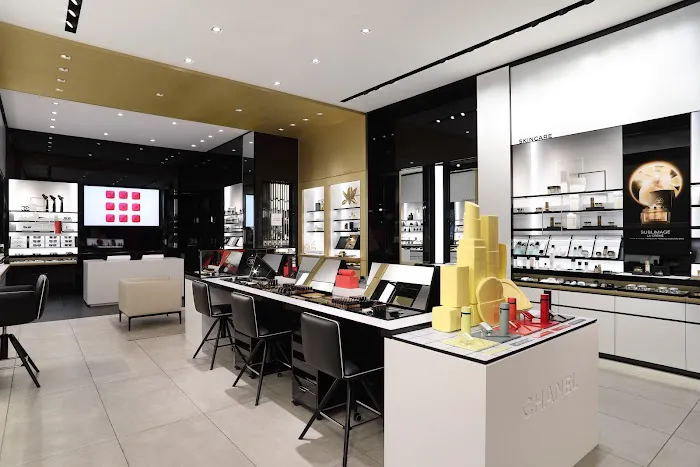 CHANEL FRAGRANCE AND BEAUTY BOUTIQUE 7