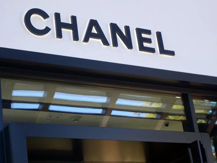 CHANEL 4