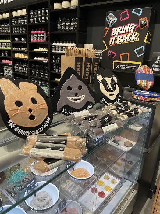 Lush Cosmetics Ontario Mills 2