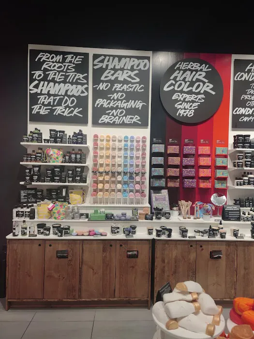 Lush Cosmetics Ontario Mills 3