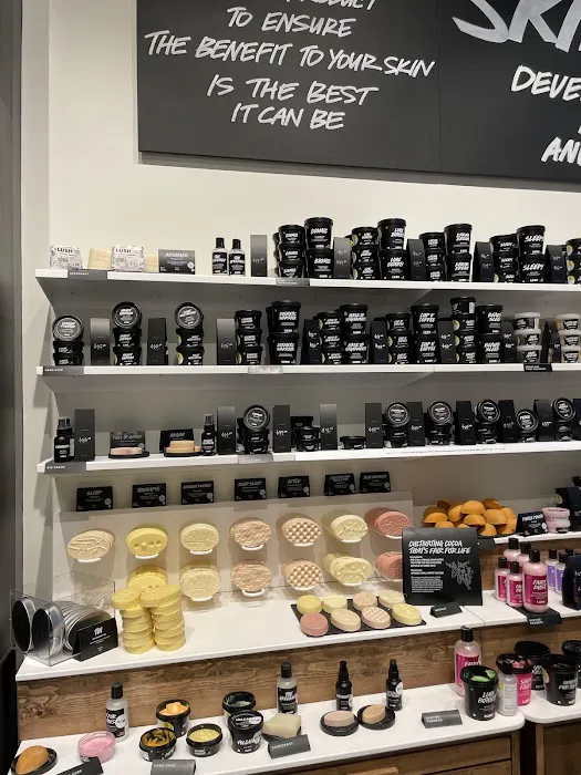 Lush Cosmetics Ontario Mills 7