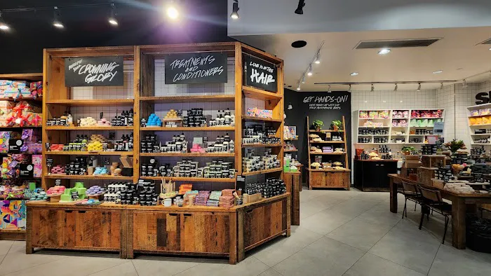 Lush Cosmetics Glendale Galleria 0