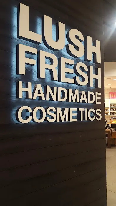 Lush Cosmetics Glendale Galleria 6