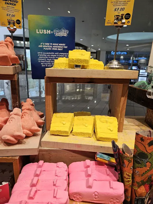 Lush Cosmetics Glendale Galleria 9