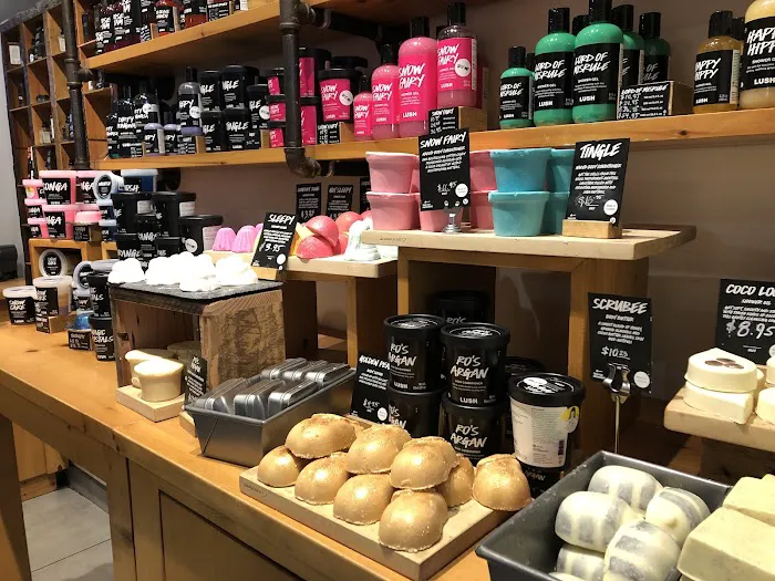 Lush Cosmetics Victoria Gardens 2