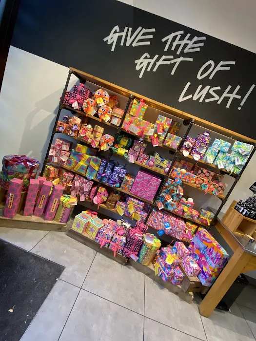 Lush Cosmetics Victoria Gardens 4