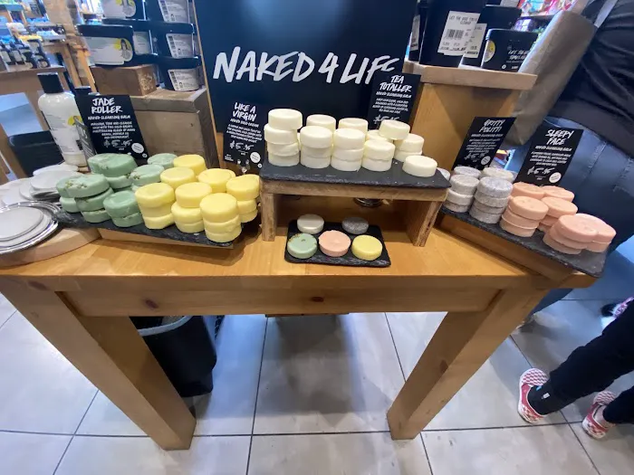 Lush Cosmetics Victoria Gardens 7