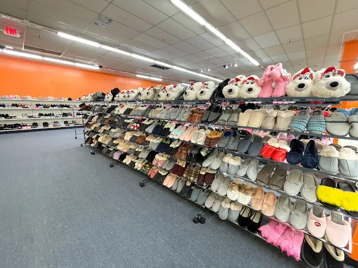 CRAZY BOSS Fontana Big Discount Store 3