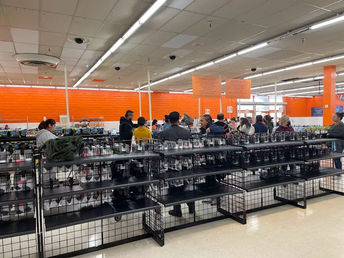 CRAZY BOSS Fontana Big Discount Store 7